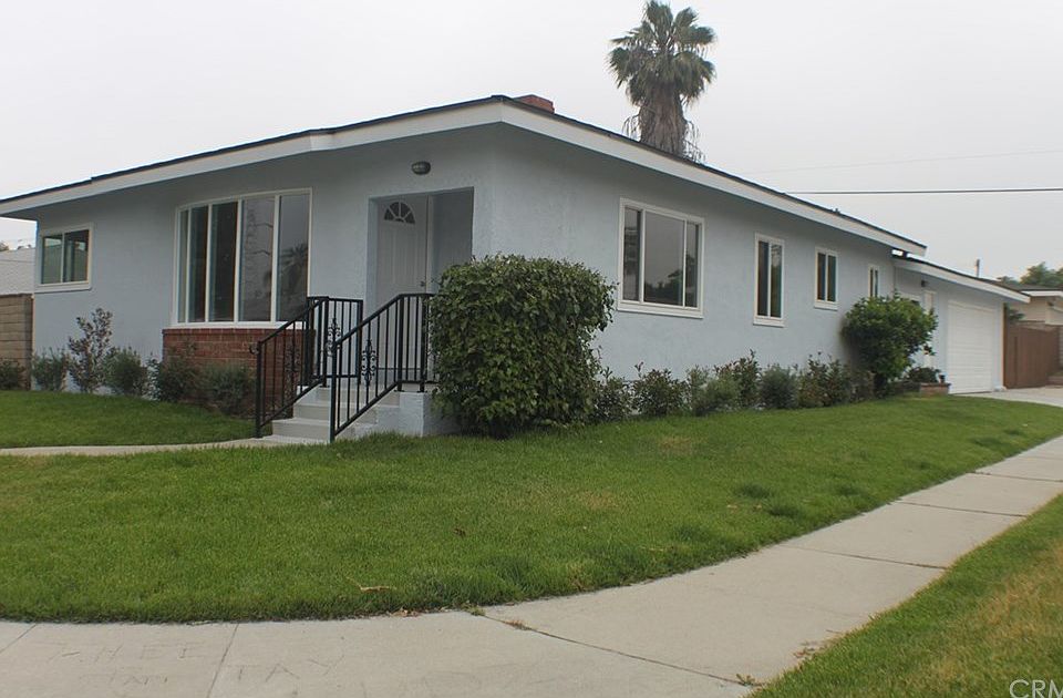 1st image of 5302 N Grantland Dr
