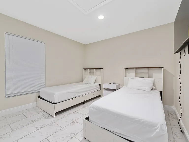 1246 Westwinds Dr — Photo 16