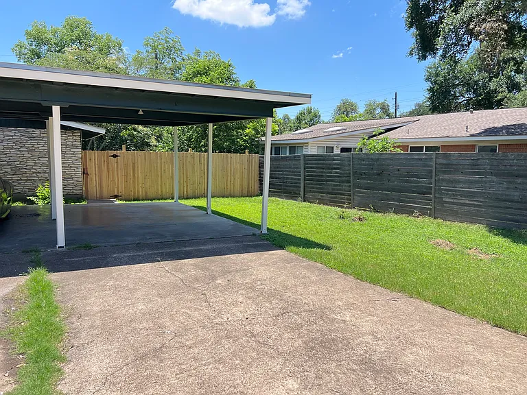 2305 Western Trails Blvd #A — Photo 11