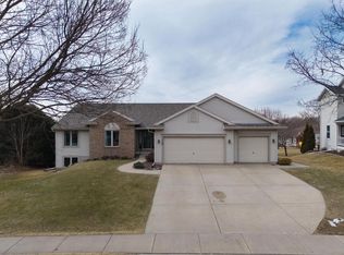 708 S 2nd St, Mount Horeb, WI 53572