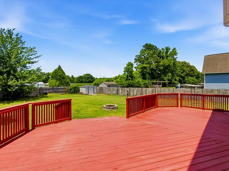 103 Briar Hollow Dr — Photo 35