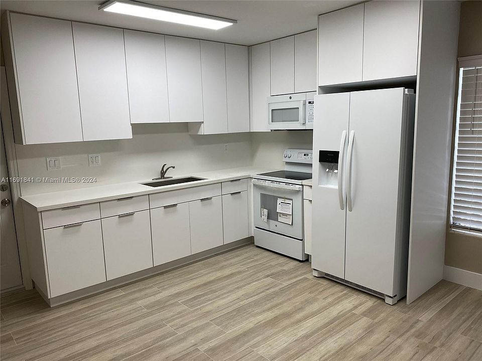 1st image of 2403 NE 183rd St #1