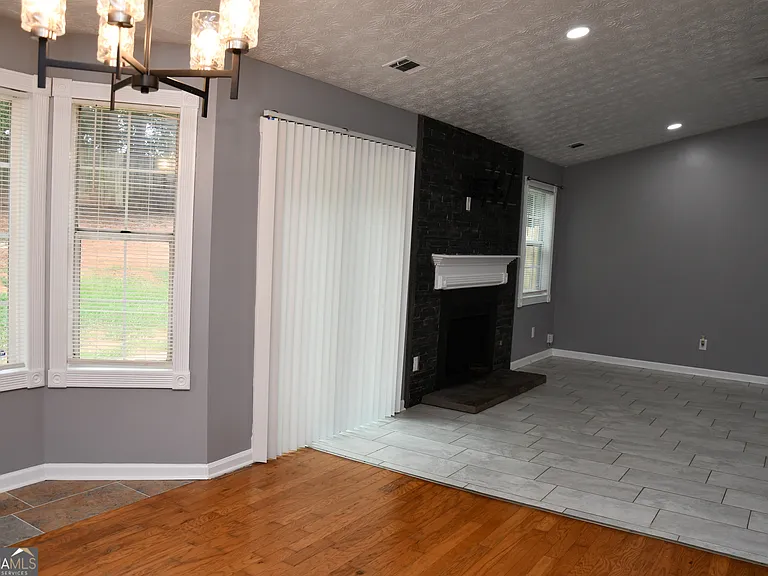 5932 Homestead Cir — Photo 32