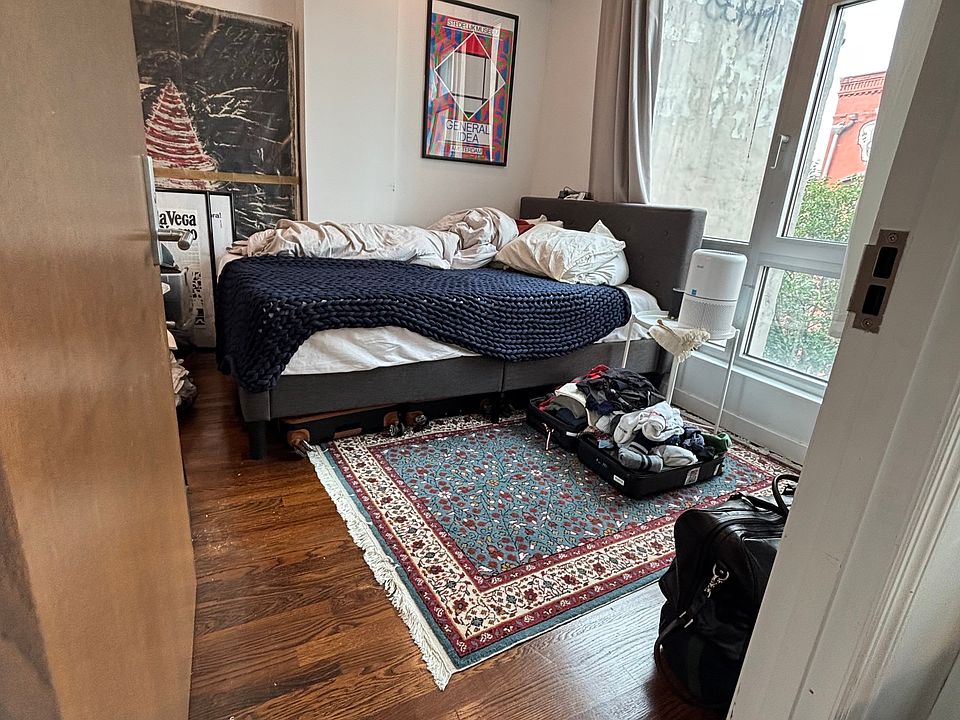 1st image of 897 Broadway #4R