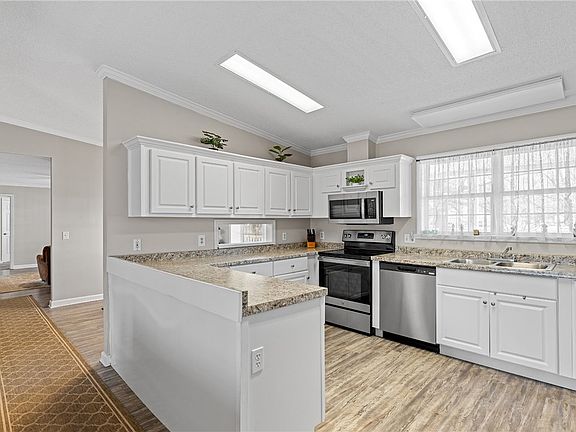 2nd image of 30 Mill St