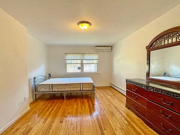 4th image of 6119 159th St Floor 1