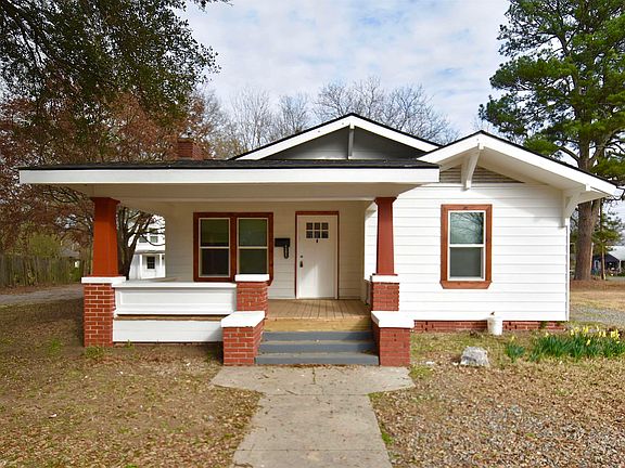 2nd image of 1221 Georgia St