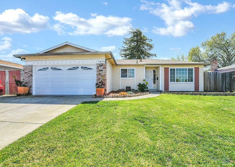 1st image of 204 Brookside Dr