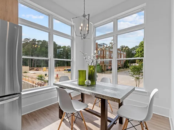 2441 Campus Shore Dr #410, Raleigh, NC 27612