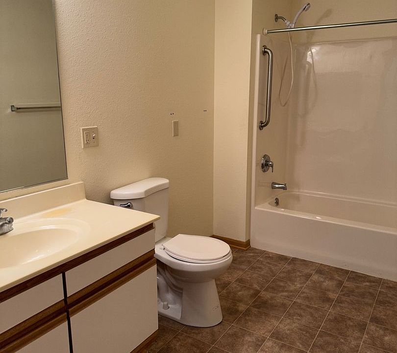 1st image of 105 Thronson Dr #202