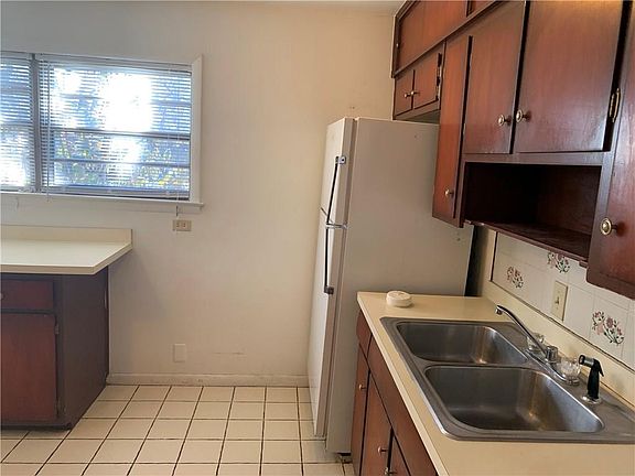4th image of 6102 E 43rd St