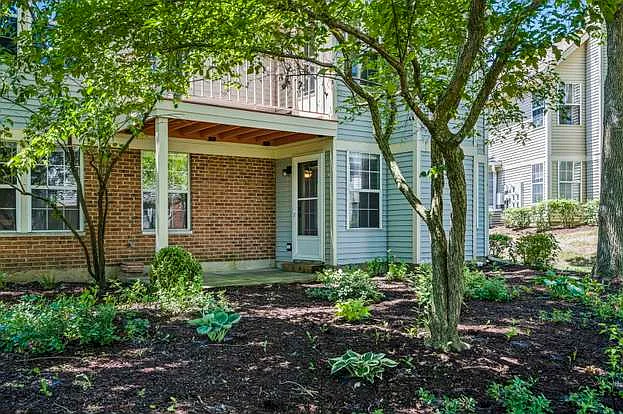 2146 Camden Ln — Photo 31