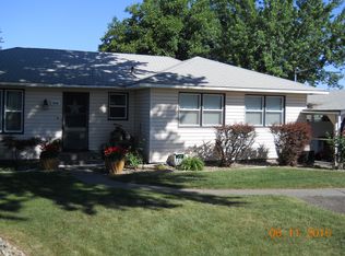 908 W Grandview Ave, Sunnyside, WA