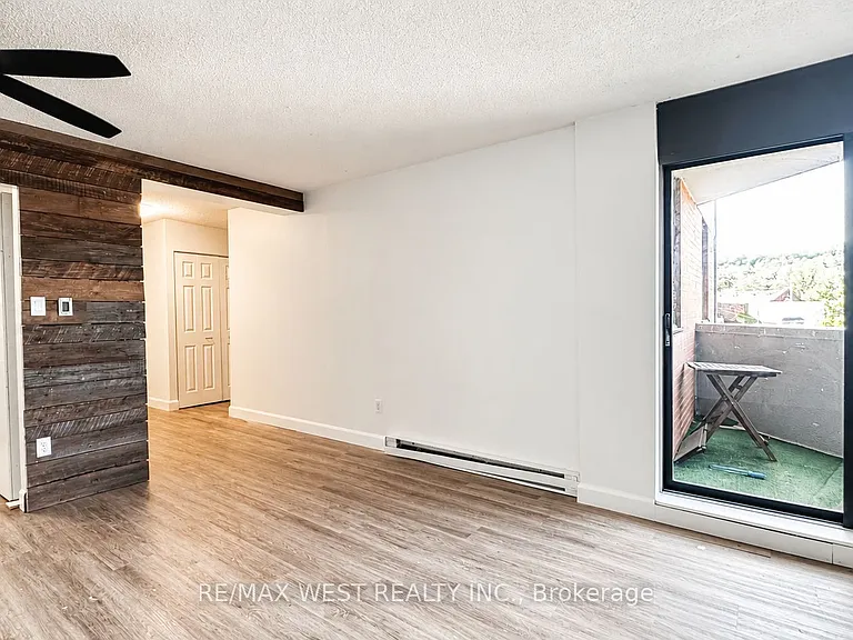 23 Main St #406 — Photo 4