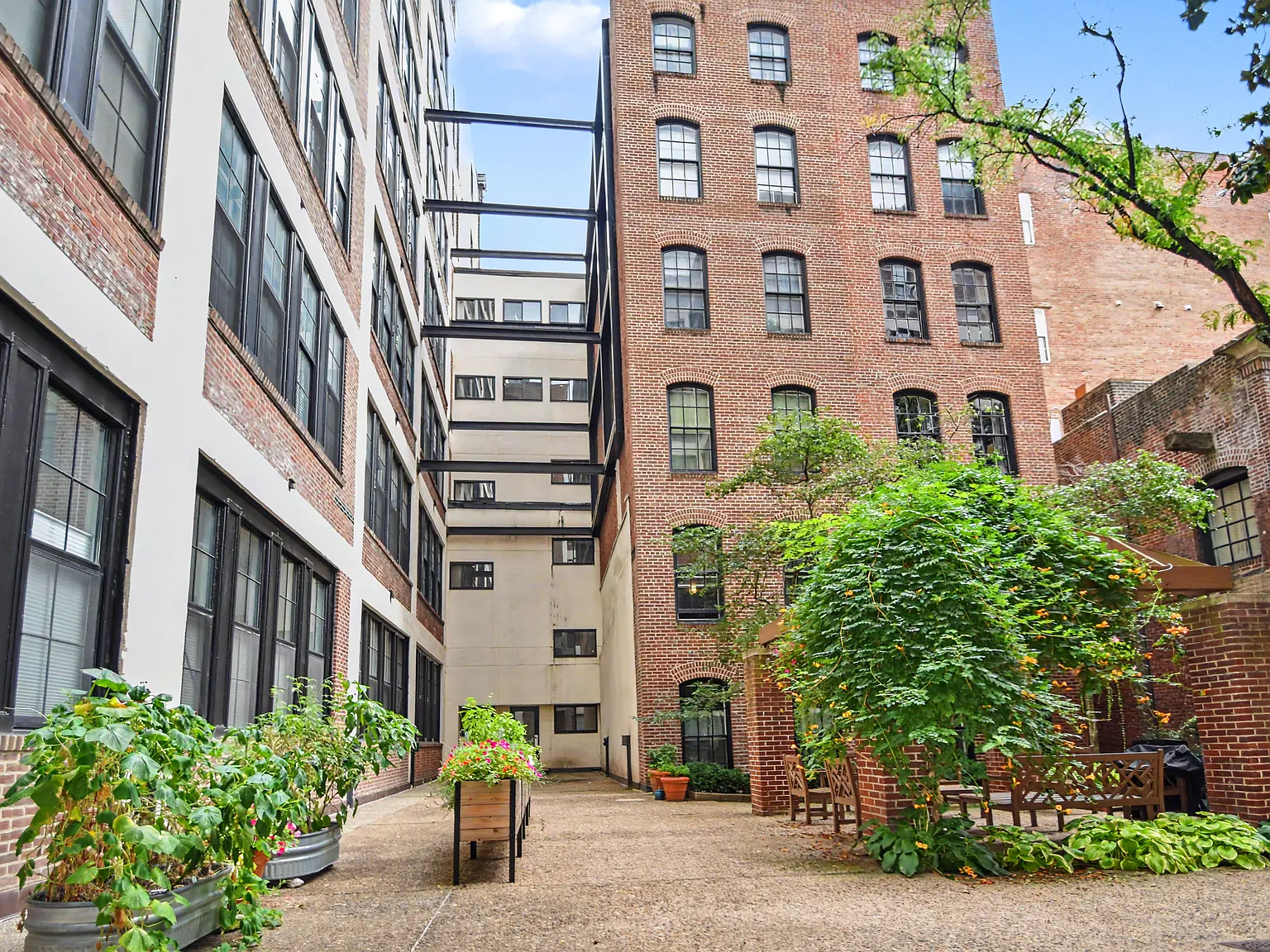 2 bed, 853 sqft, $3,150 — Photo 3