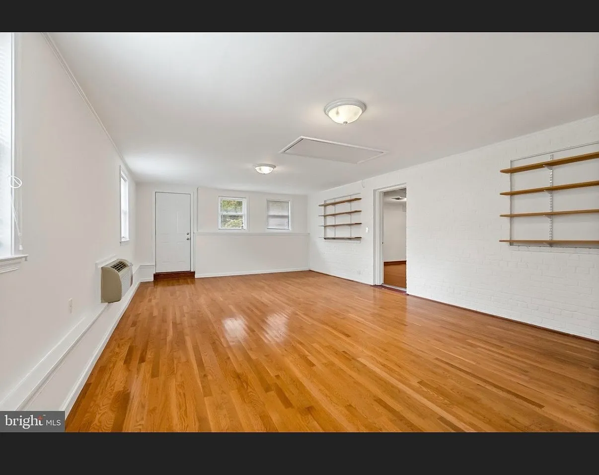 Woodmoor Ln, Mc Lean — Photo 3