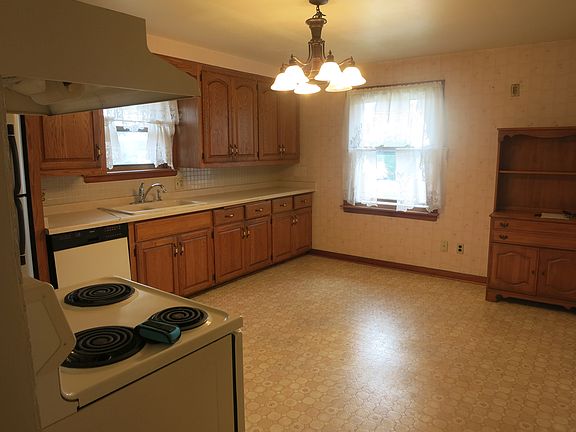 2nd image of 11328 11330 W. Greenfield Ave West Allis