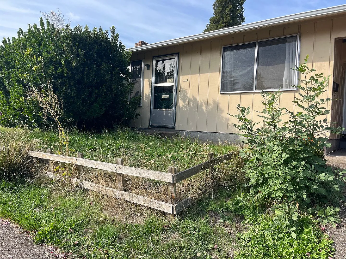 477 NW Walnut Blvd — Photo 2