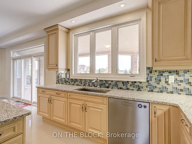 24 Whitewood Dr — Photo 24