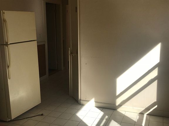 2nd image of 10 Auburn Ave Floor 1