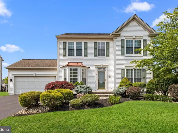 10 Eleanor Way, Newtown, PA 18940