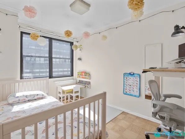 7 East 14th Street image 9 of 12