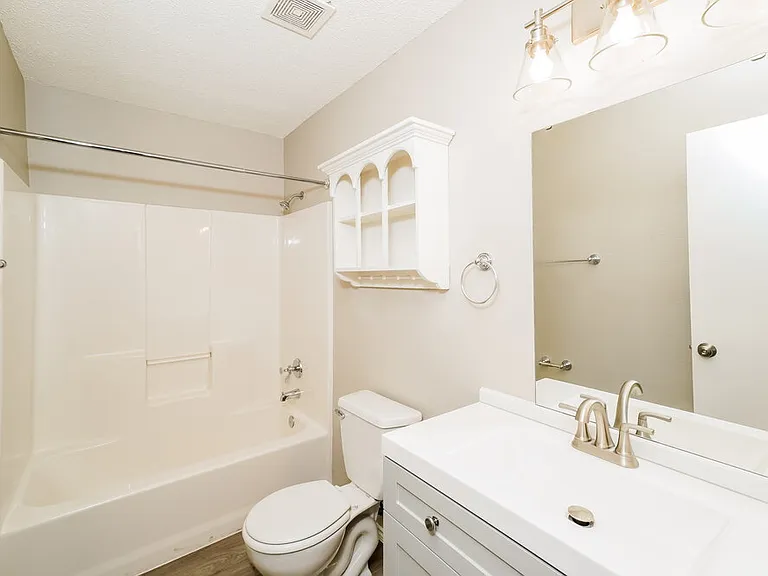 706 Langford Dr — Photo 11