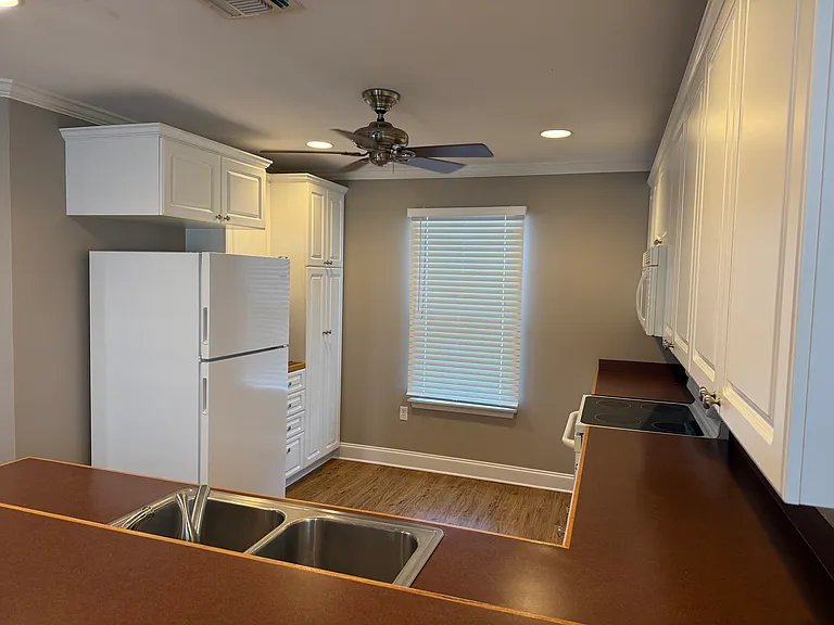 4010 Savannah St #C — Photo 10