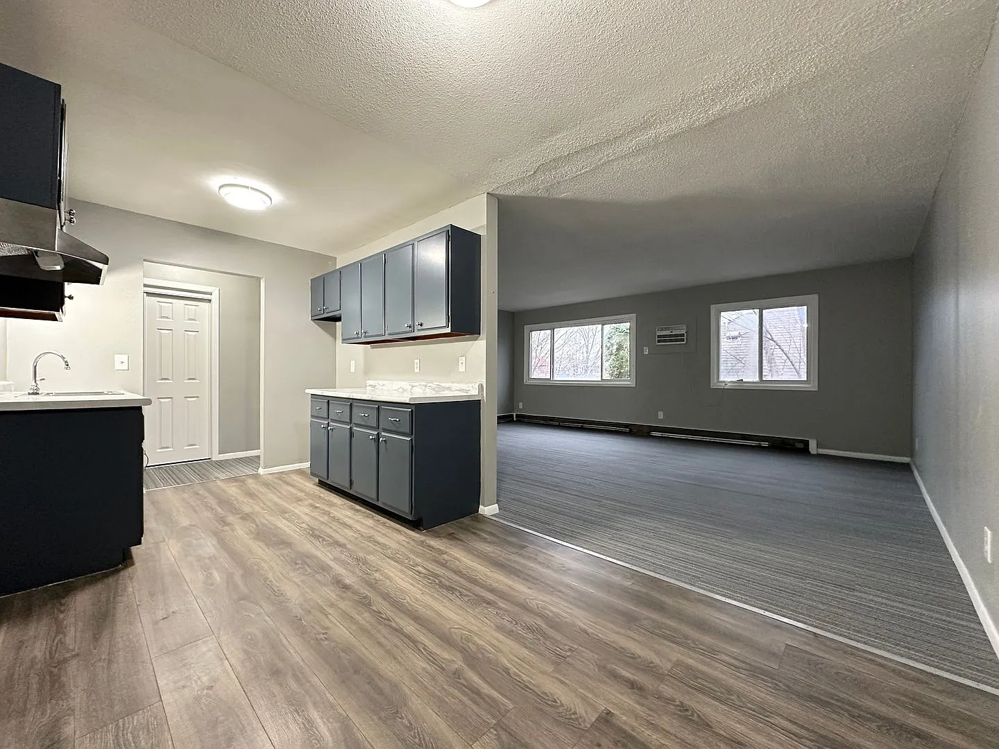 1315 Dowling Ave N — Photo 1