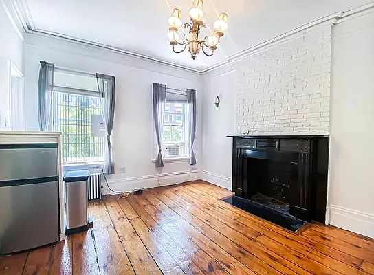 Rented by City Connections Realty | media 8