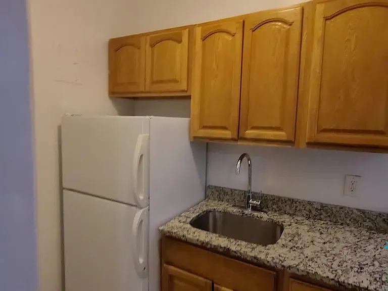 3175 Grand Concourse #J2 — Photo 7