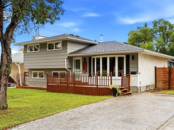 726 McIntosh STREET N, Regina, SK S4R 5Z4