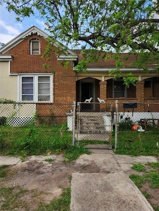 2nd image of 1717 Maury St