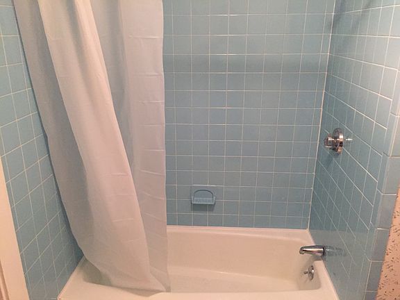 Bath/shower