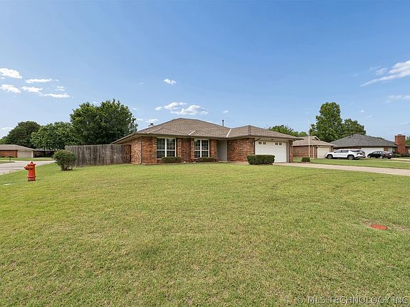 2nd image of 1313 Fairfax Ct