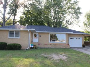 207 S Chestnut St, Strasburg, IL 62465