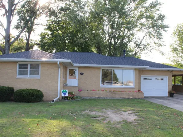 207 S Chestnut St, Strasburg, IL 62465