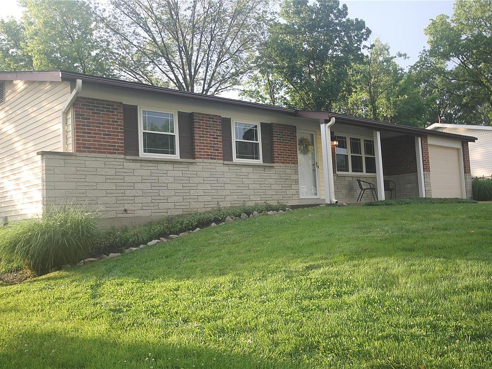 1st image of 2639 Carousel Dr