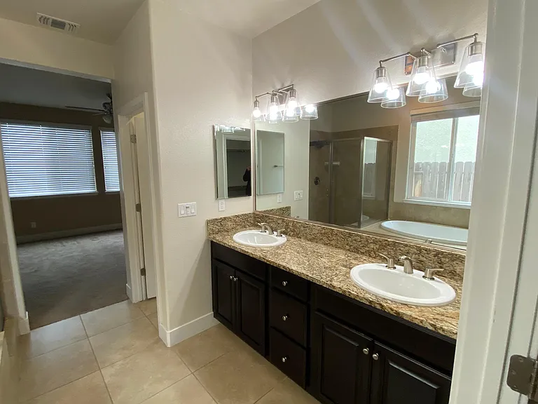 6684 E Farrin Ave — Photo 9