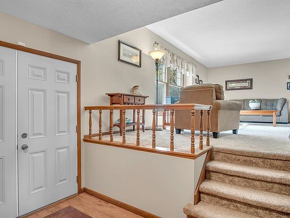 3rd image of 408 Rolling Hills Dr