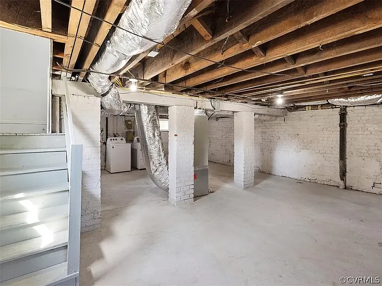 2900 Seminary Ave — Photo 18