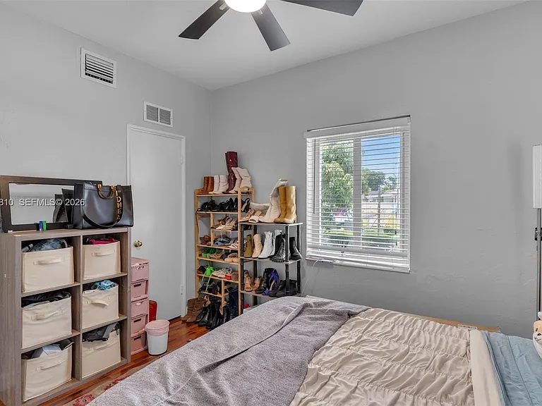 3151 NW Flagler Ter — Photo 30