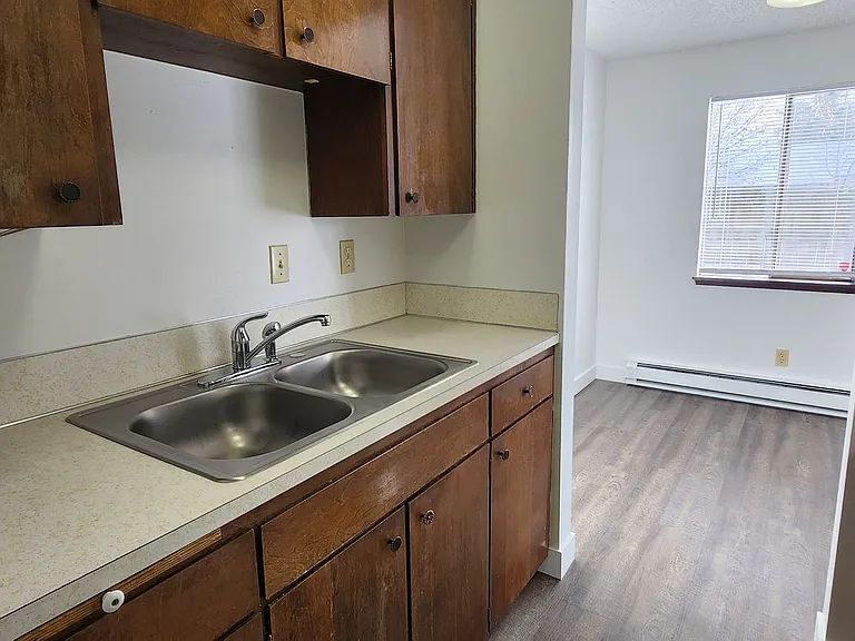 The Deer Park Apartments! — Photo 19