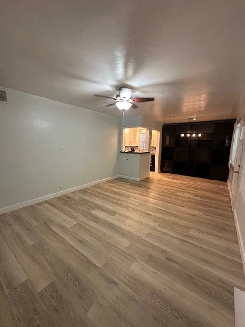 Hartford Apartments — Photo 1