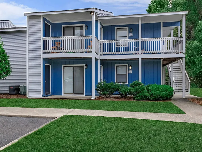 Azure Cove Apartment Homes — Photo 6