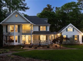 2762 Cliffview Dr SW, Lilburn, GA 30047