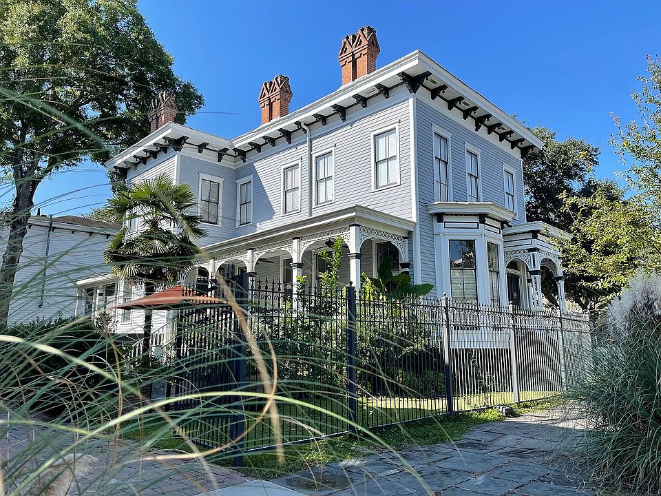 1st image of 902 Barnard St #1