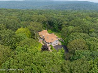 142 Bloss Rd, Canadensis, PA 18325