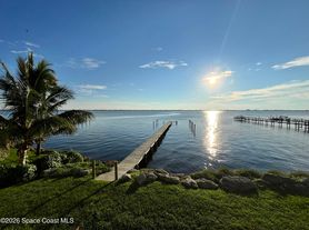 2221 Pineapple Ave, Melbourne, FL