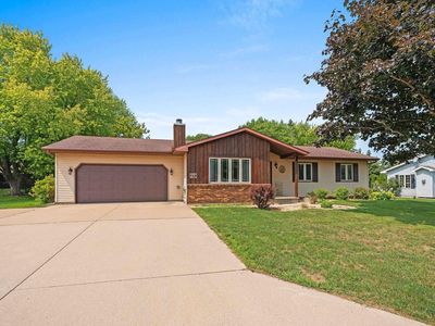 661 North OAKWOOD ROAD, Oshkosh, WI, 54904
